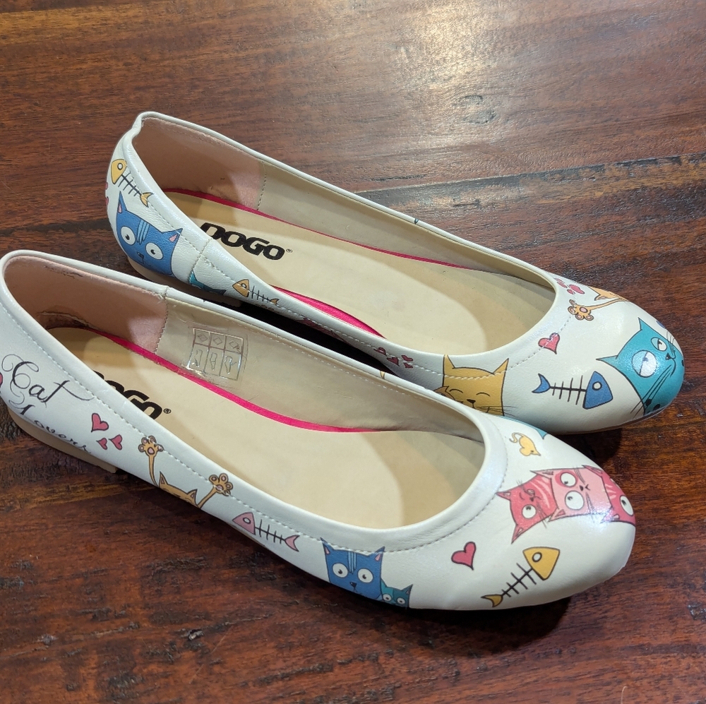 DOGO Vegan Leather Cat Lovers Flats Size 9 (40)
